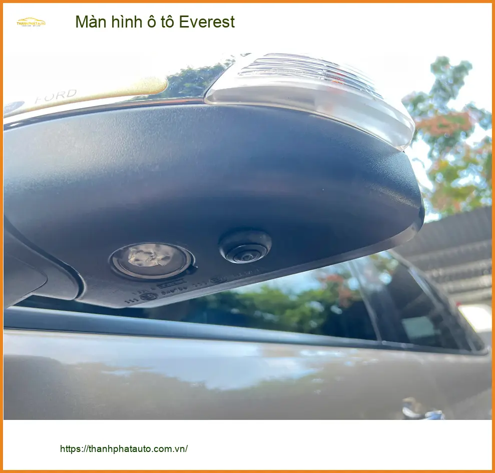 Anh Quang nâng cấp màn hình ô tô Ford Everest tại Quận 12 để có nhiều tính năng hơn ảnh thực tế 5
