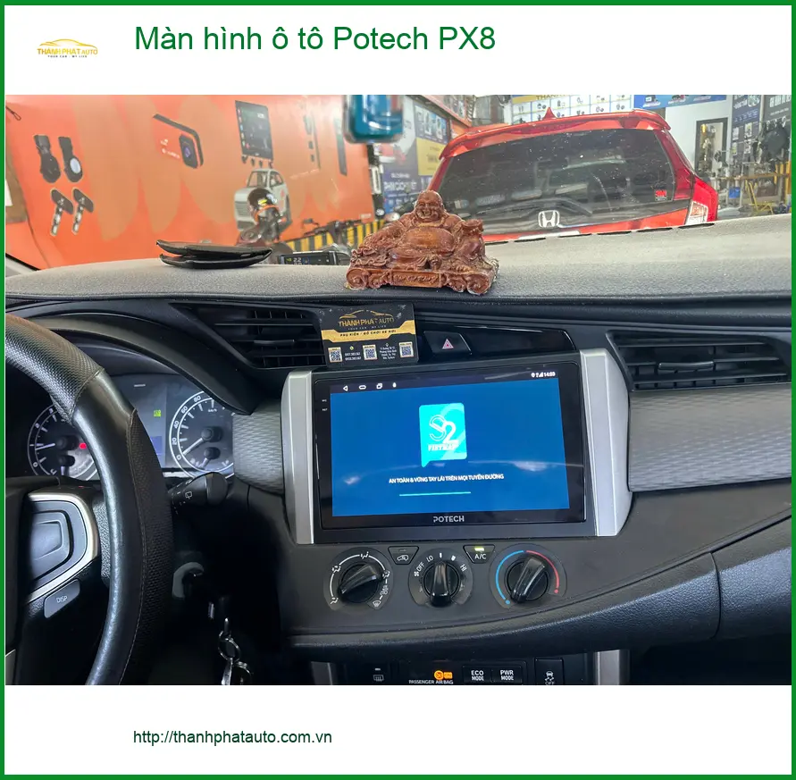 Anh Hoàng lắp Màn hình ô tô Potech PX8 cho Toyota Cross tại Quận 9 vì màn zin cũ