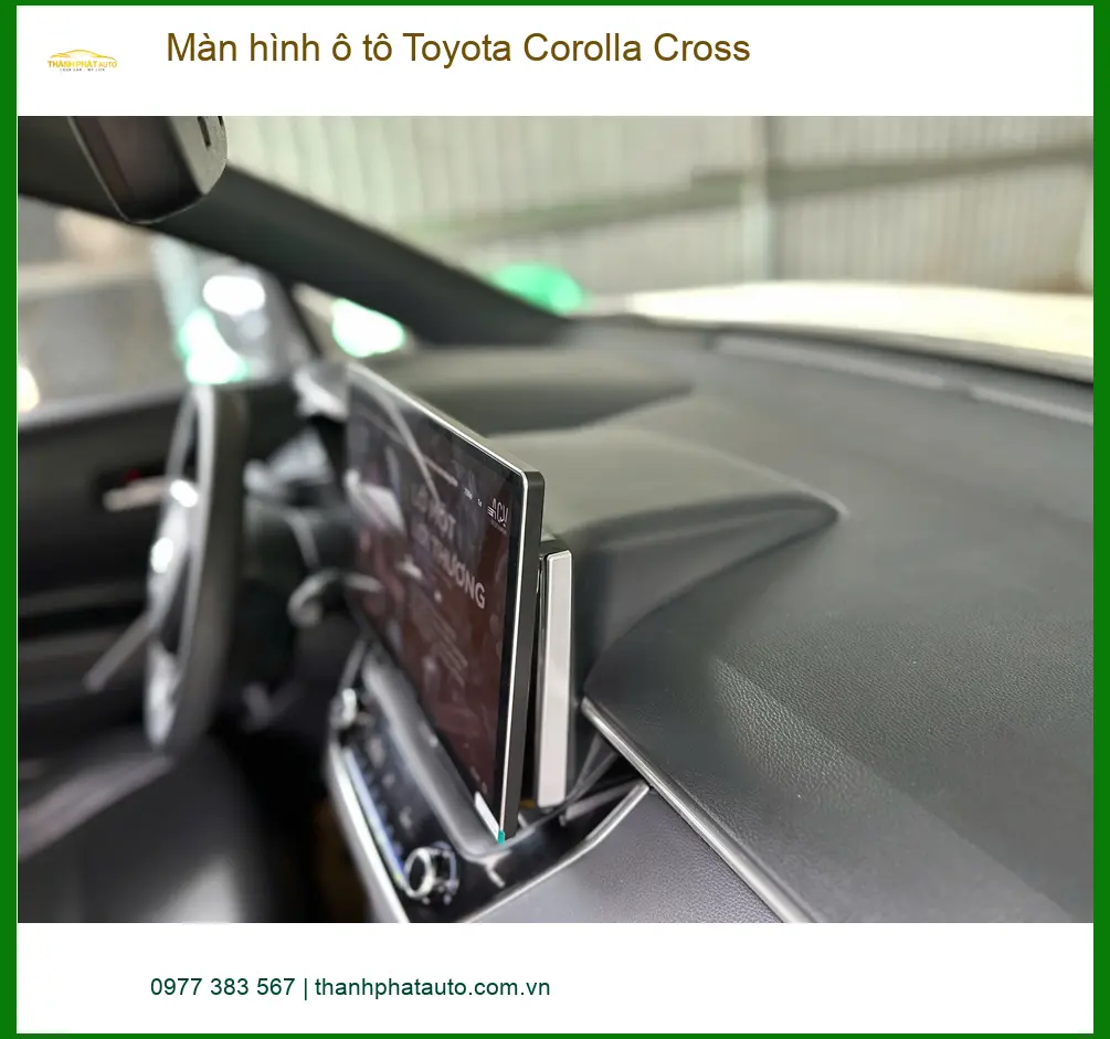 Chú Long Lắp Màn Hình Ô Tô Toyota Corolla Cross Tại Nhà Bè Vì Muốn Nâng Cấp Tính Năng ảnh thực tế 3