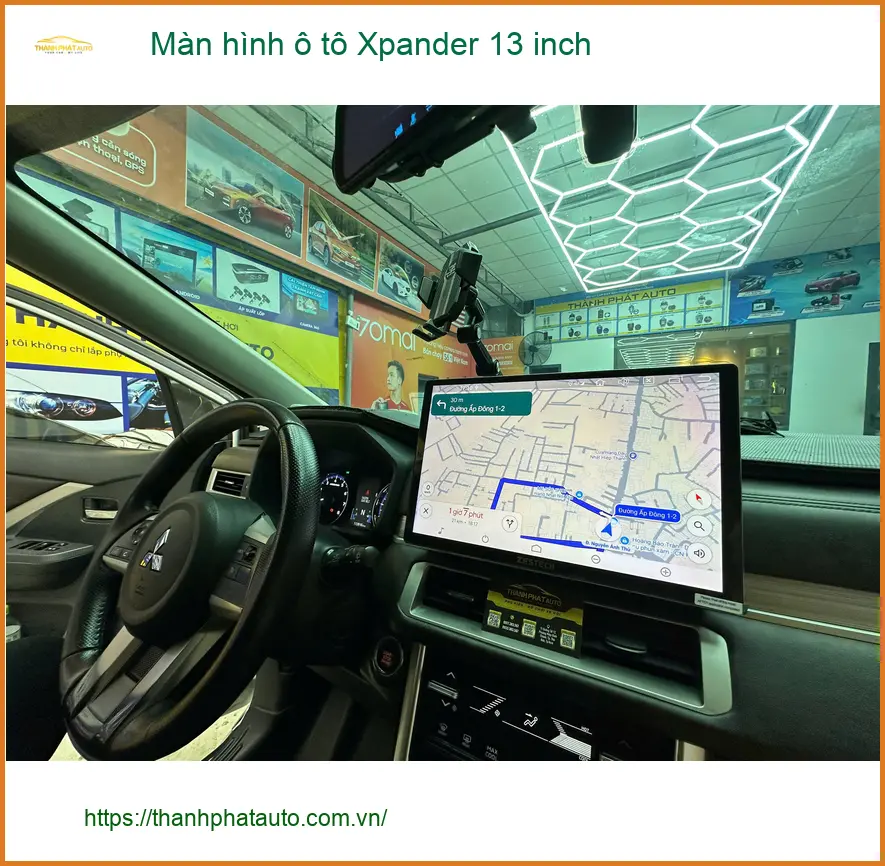 Anh Quân lắp màn hình ô tô Xpander 13 inch để nâng tầm không gian xe tại Quận 12