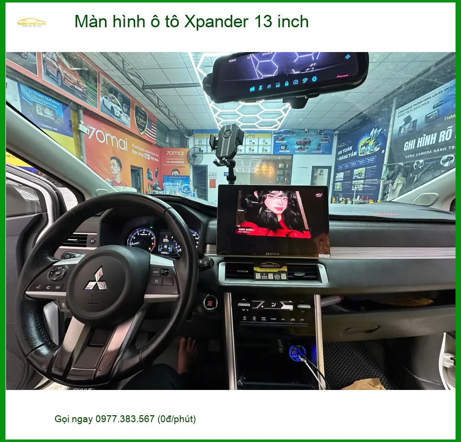 Anh Quân lắp màn hình ô tô Xpander 13 inch để nâng tầm không gian xe tại Quận 12 ảnh thực tế 4