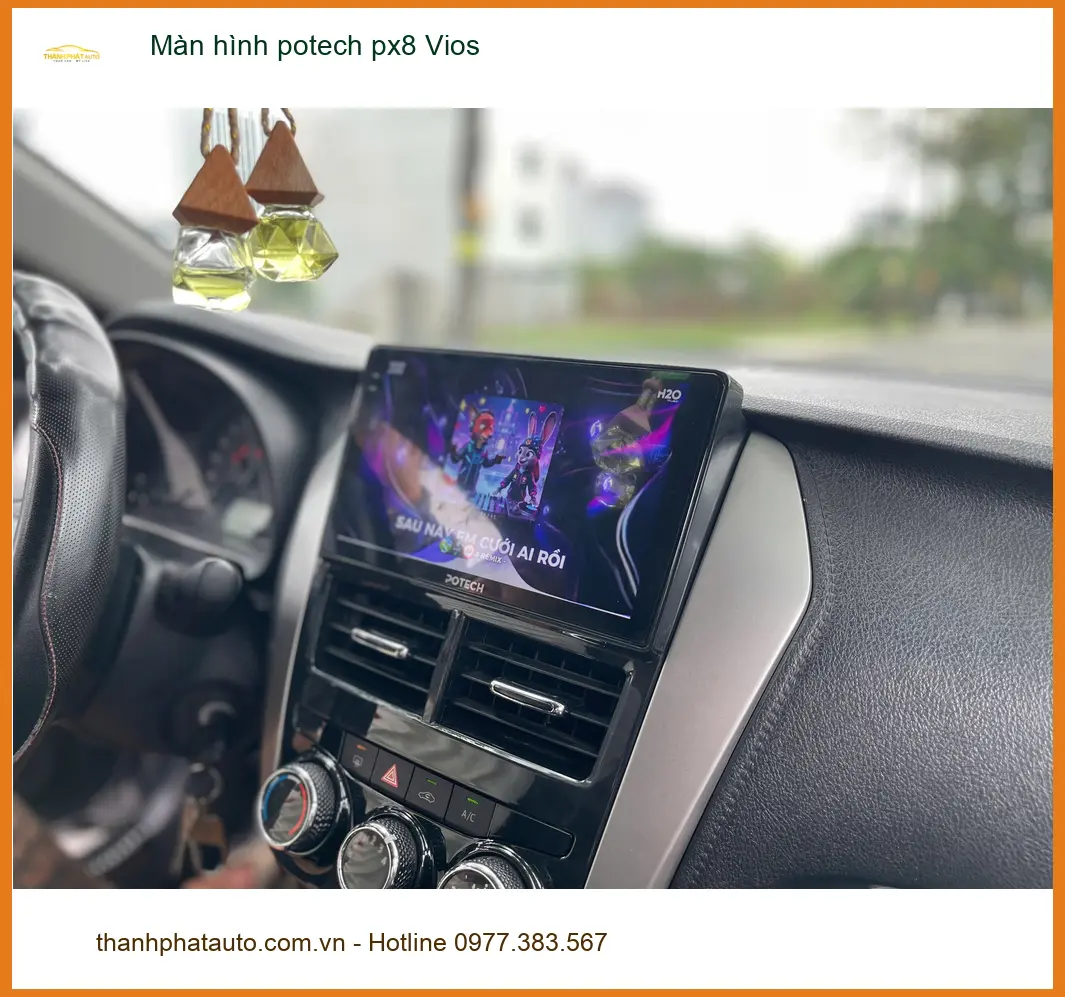 Chú Hưng lắp màn hình Potech PX8 cho Vios tại Quận 6 thay màn hình cũ.