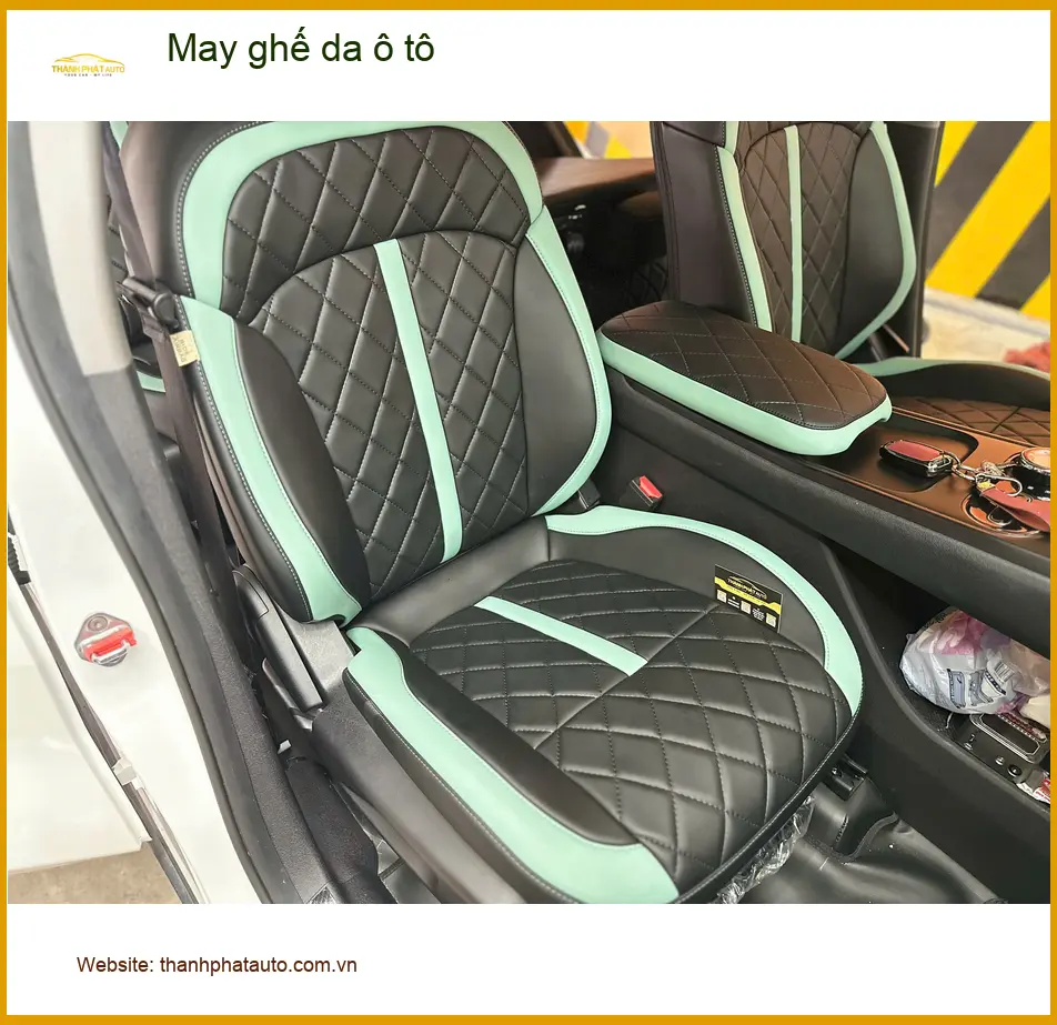 Anh Phước may ghế da ô tô Ford Everest tại Quận 9 cho xe mới thêm sang. ảnh thực tế 4