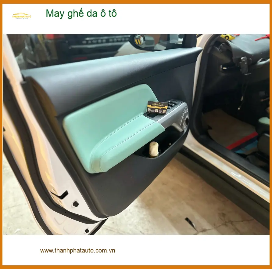 Chị Thư may ghế da ô tô Hyundai Accent tại Thủ Đức để nội thất mới mẻ