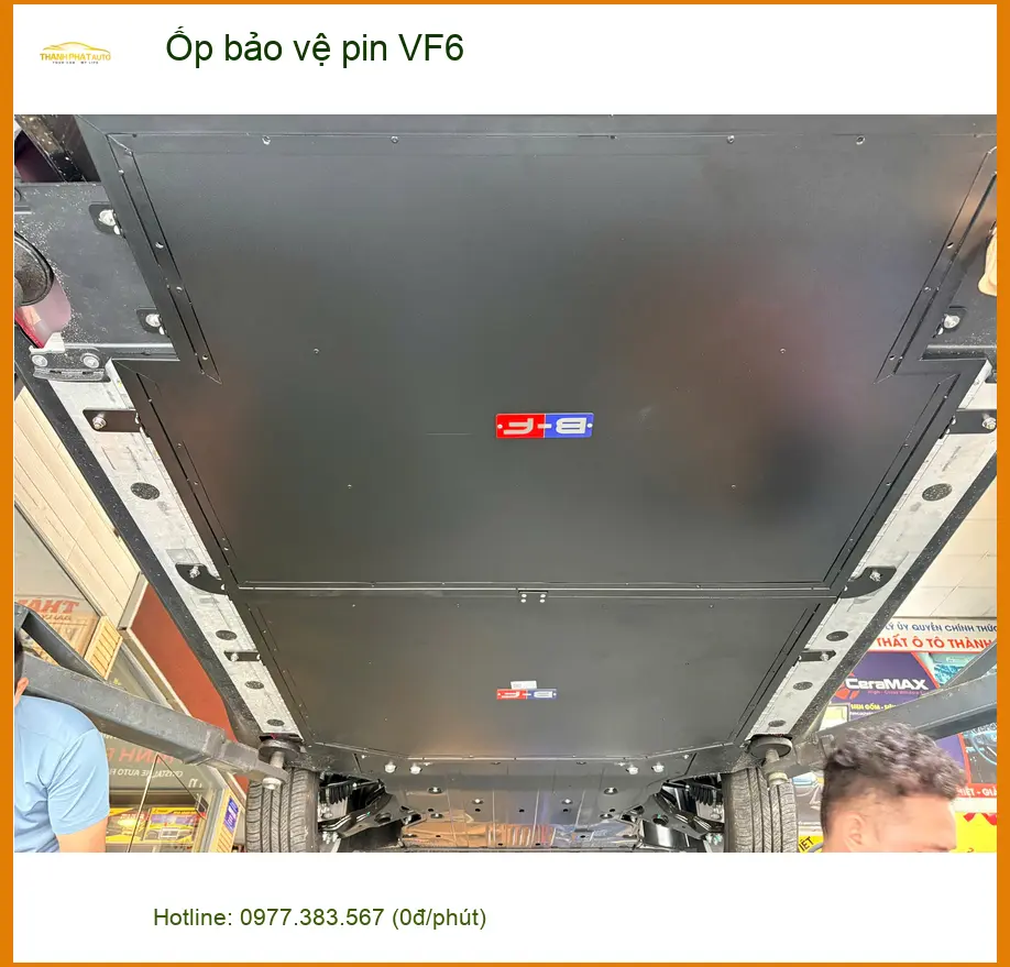 Anh Bảo lắp ốp bảo vệ pin VF6 tại Cần Giờ để tăng độ bền cho xe điện