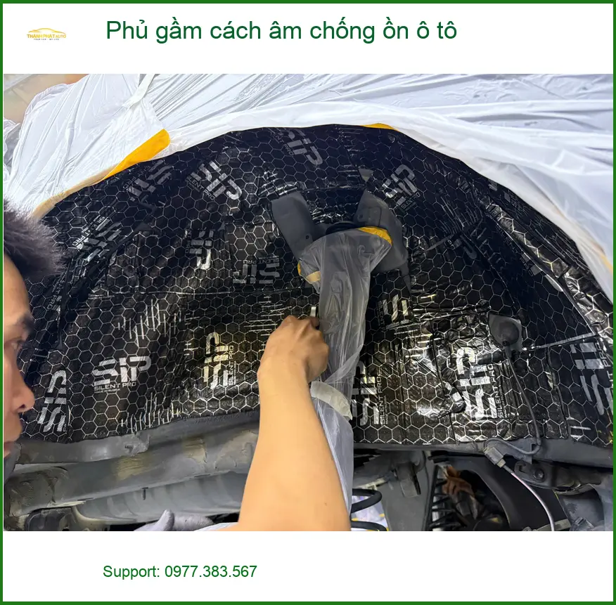 Anh Khải phủ gầm cách âm chống ồn ô tô Hyundai Creta tại Quận 2