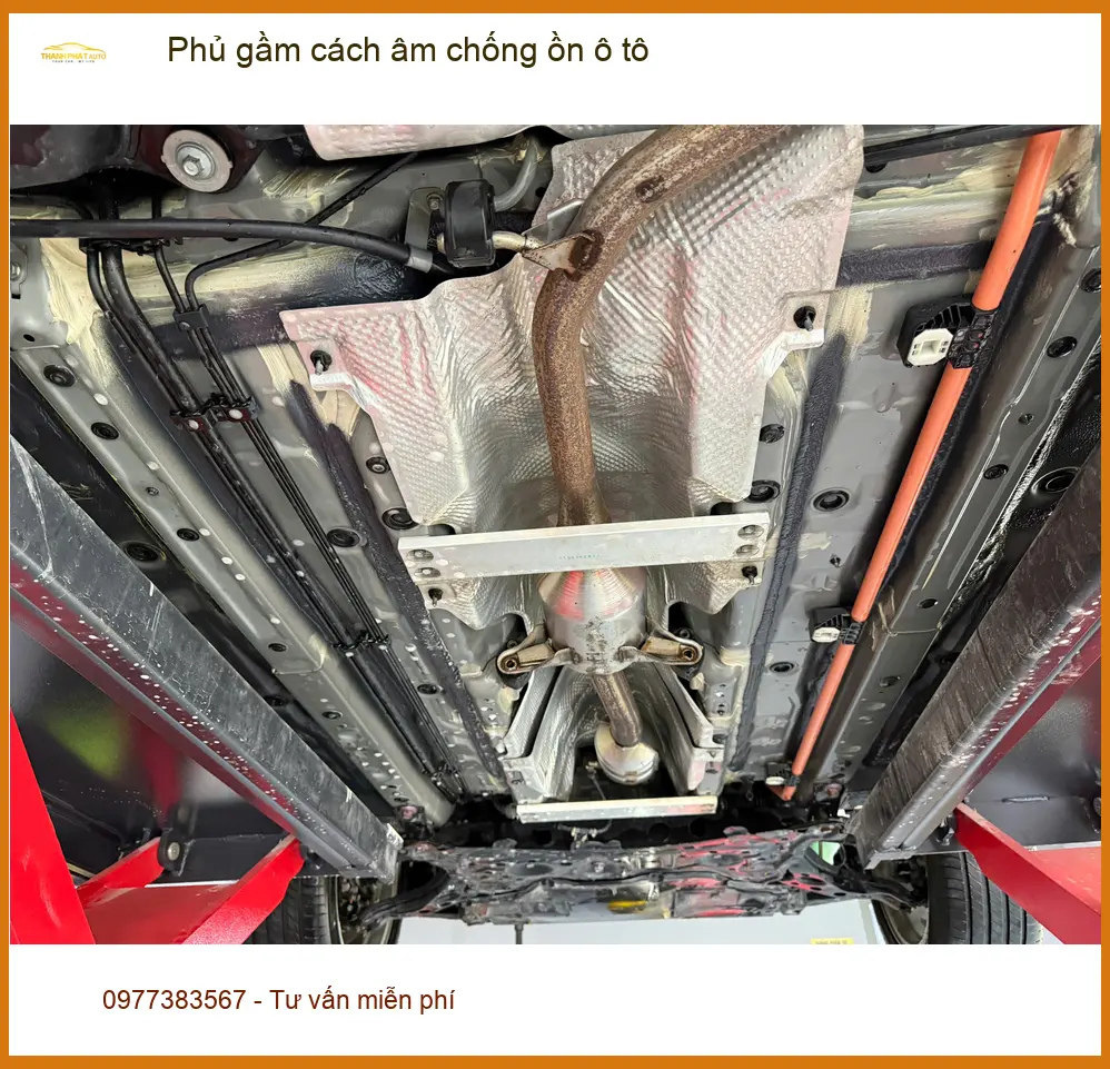 Chú Minh Honda CRV phủ gầm cách âm chống ồn ô tô tại Quận 9 vì tiếng ồn khó chịu