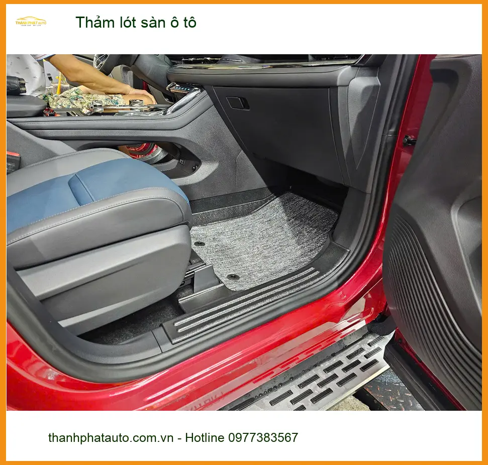 Anh Dũng làm thảm lót sàn ô tô cho Nissan Kicks Bình Chánh, nội thất sạch