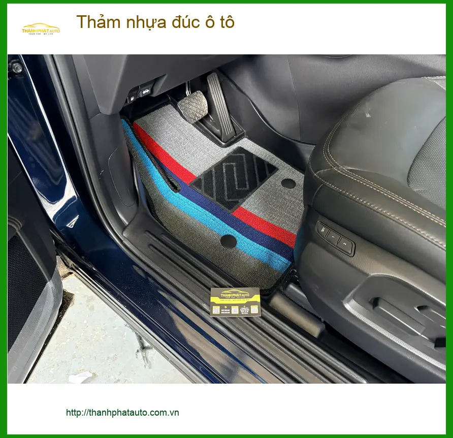 Chị Thảo lắp thảm nhựa đúc ô tô Hyundai Accent tại Hóc Môn để dễ dàng vệ sinh ảnh thực tế 3