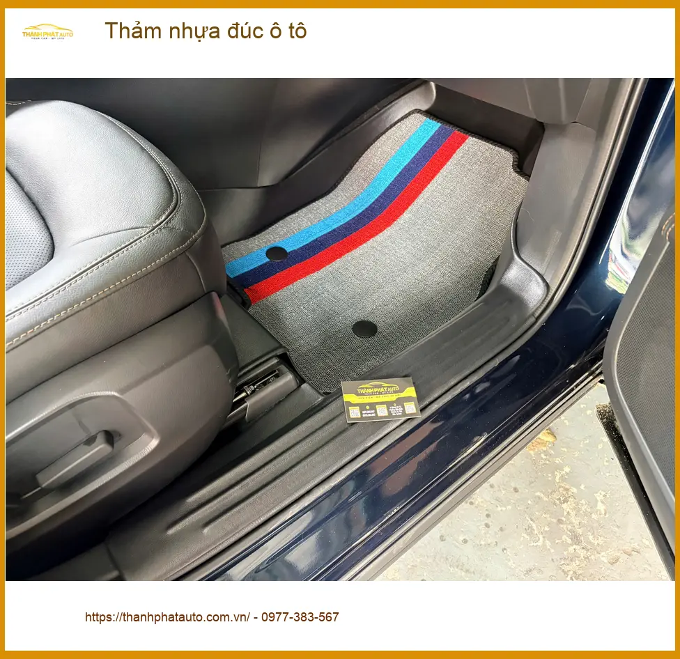 Anh Tấn lắp thảm nhựa đúc ô tô Honda HR-V tại Củ Chi vì thảm cũ khó giặt ảnh thực tế 2