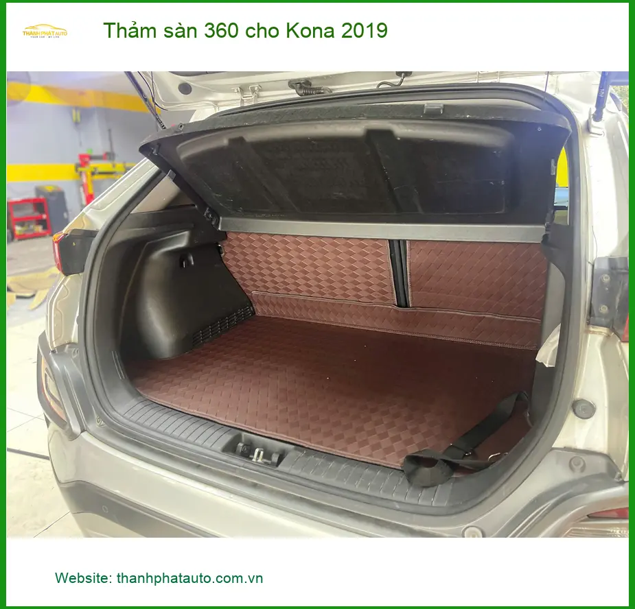 Chị Thanh lắp Thảm sàn 360 cho Kona 2019 tại Hóc Môn để giữ xe sạch sẽ ảnh thực tế 2