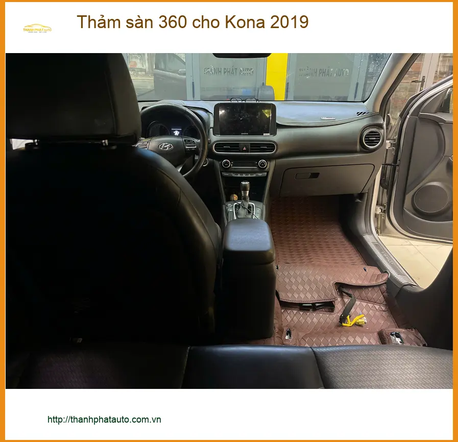 Anh Tùng lắp thảm sàn 360 cho Kona 2019 tại Nhà Bè để bảo vệ sàn xe khỏi bùn đất ảnh thực tế 2