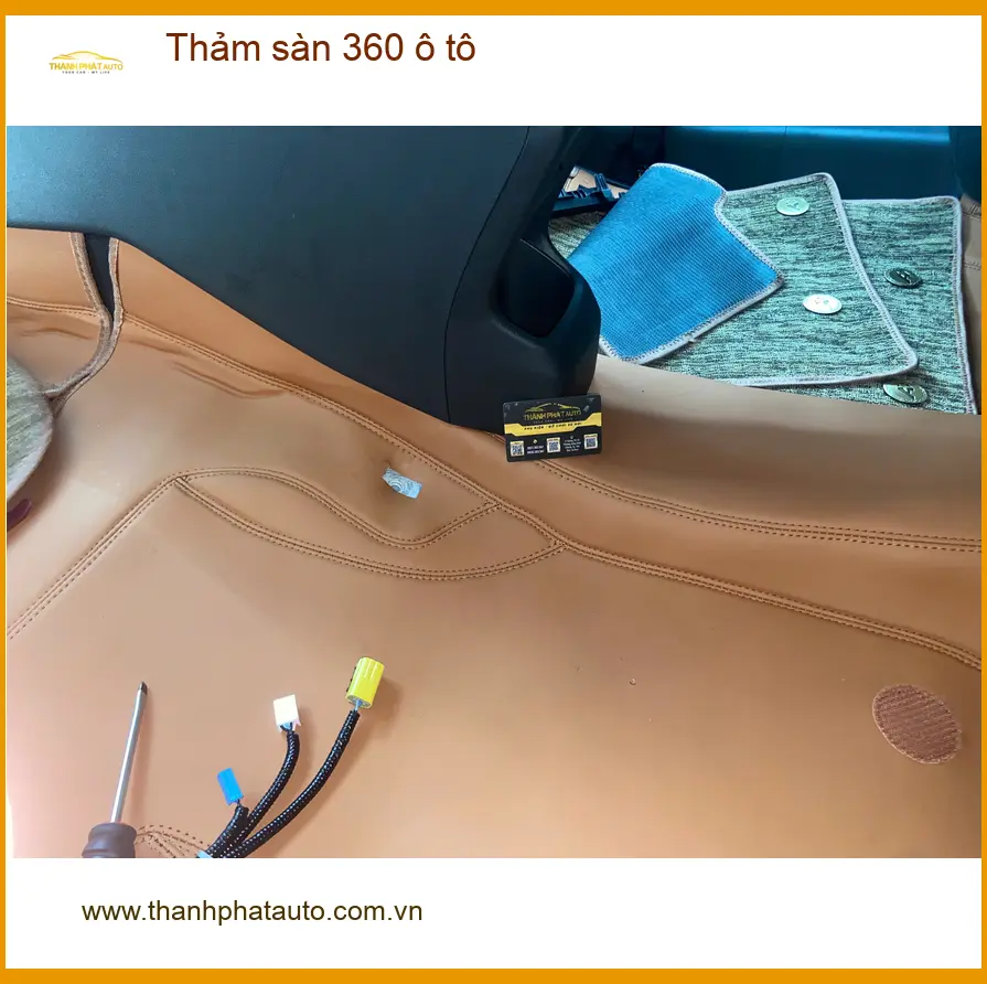 Anh Quân lắp thảm sàn 360 ô tô cho Ford Everest tại Quận 6 bảo vệ xe ảnh thực tế 2