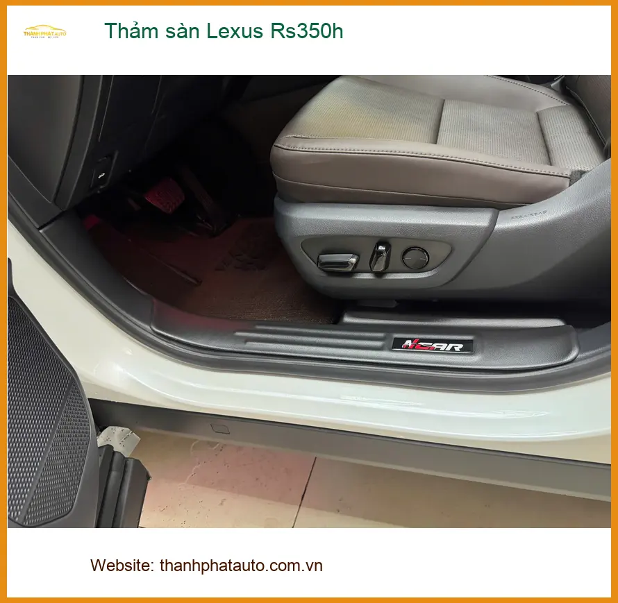 Chị Yến thay thảm sàn Lexus Rs350h tại Củ Chi giữ xe luôn mới ảnh thực tế 3
