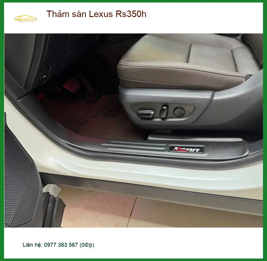 Chị Thuỷ thay thảm sàn Lexus Rs350h tại Quận 12 để nội thất luôn sạch đẹp và sang trọng
