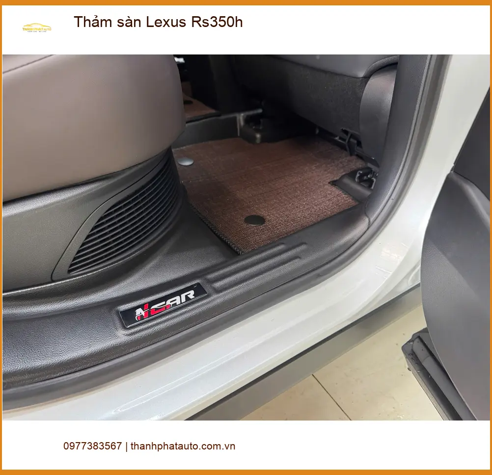 Chị Diệu thay thảm sàn Lexus RS350h tại Quận 1 muốn xe sạch sẽ dễ vệ sinh ảnh thực tế 2