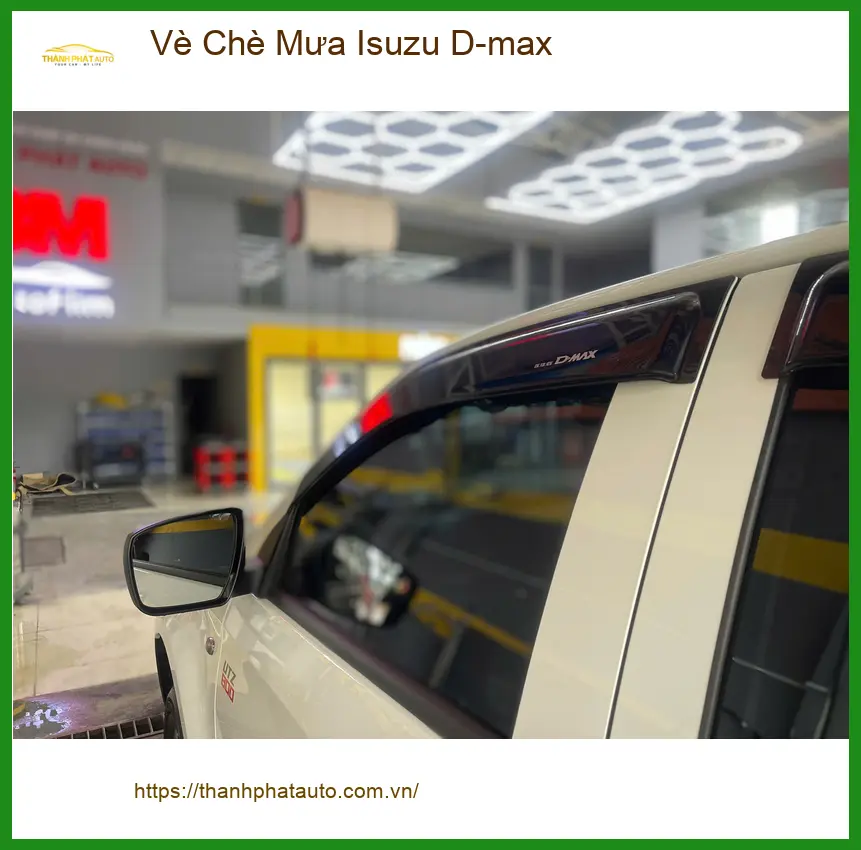 Anh Trọng lắp Vè Che Mưa Isuzu D-max tại Quận Tân Phú tránh nước hắt khi trời mưa ảnh thực tế 2