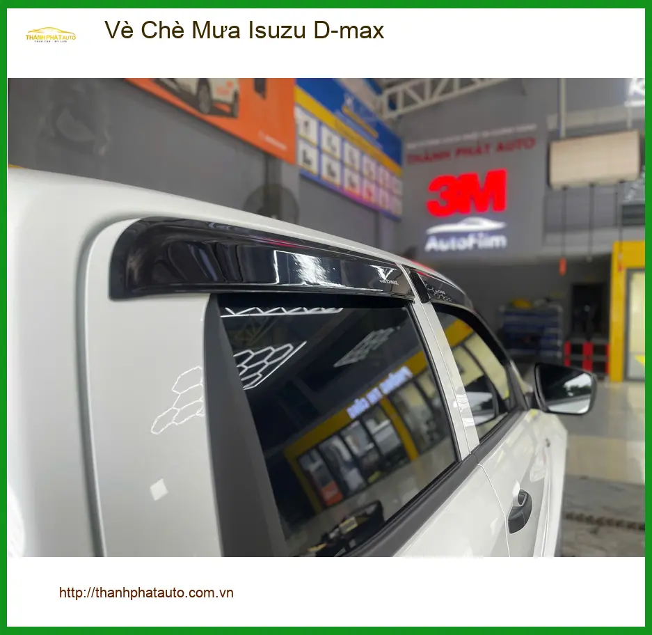 Anh Thành lắp Vè Che Mưa Isuzu D-max tại Quận Thủ Đức để xe không bị hắt nước mưa ảnh thực tế 2