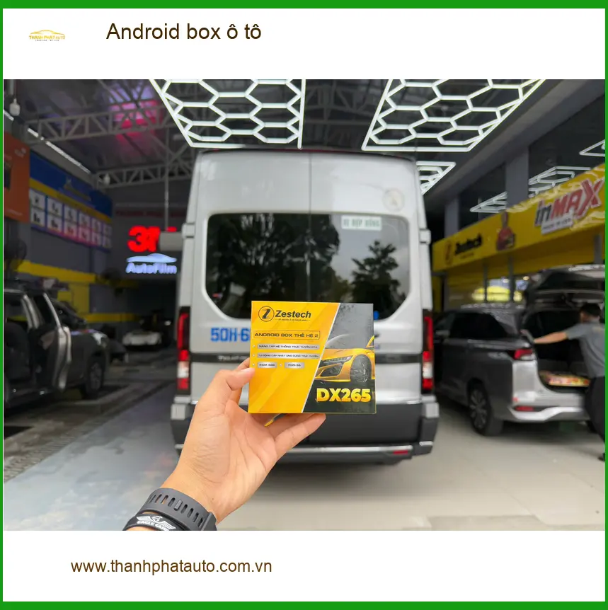 Chị Thảo lắp Android box ô tô cho Hyundai Accent tại Hóc Môn xem YouTube ảnh thực tế 3