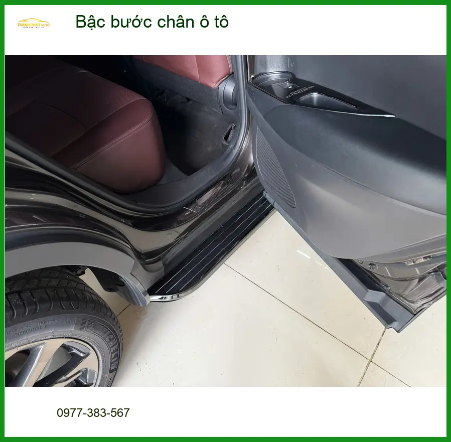 Chị Thảo lắp bậc bước chân ô tô Hyundai Santa Fe tại Quận 4 cho gia đình dễ lên xuống ảnh thực tế 3