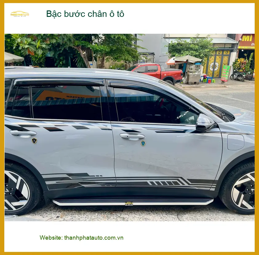 Anh Khải lắp bậc bước chân ô tô cho xe Nissan Kicks tại Quận Thủ Đức
