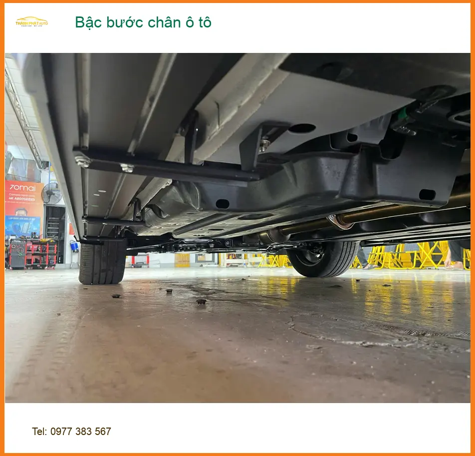Anh Tấn lắp bậc bước chân ô tô Hyundai Santa Fe tại Hóc Môn tiện lên xuống