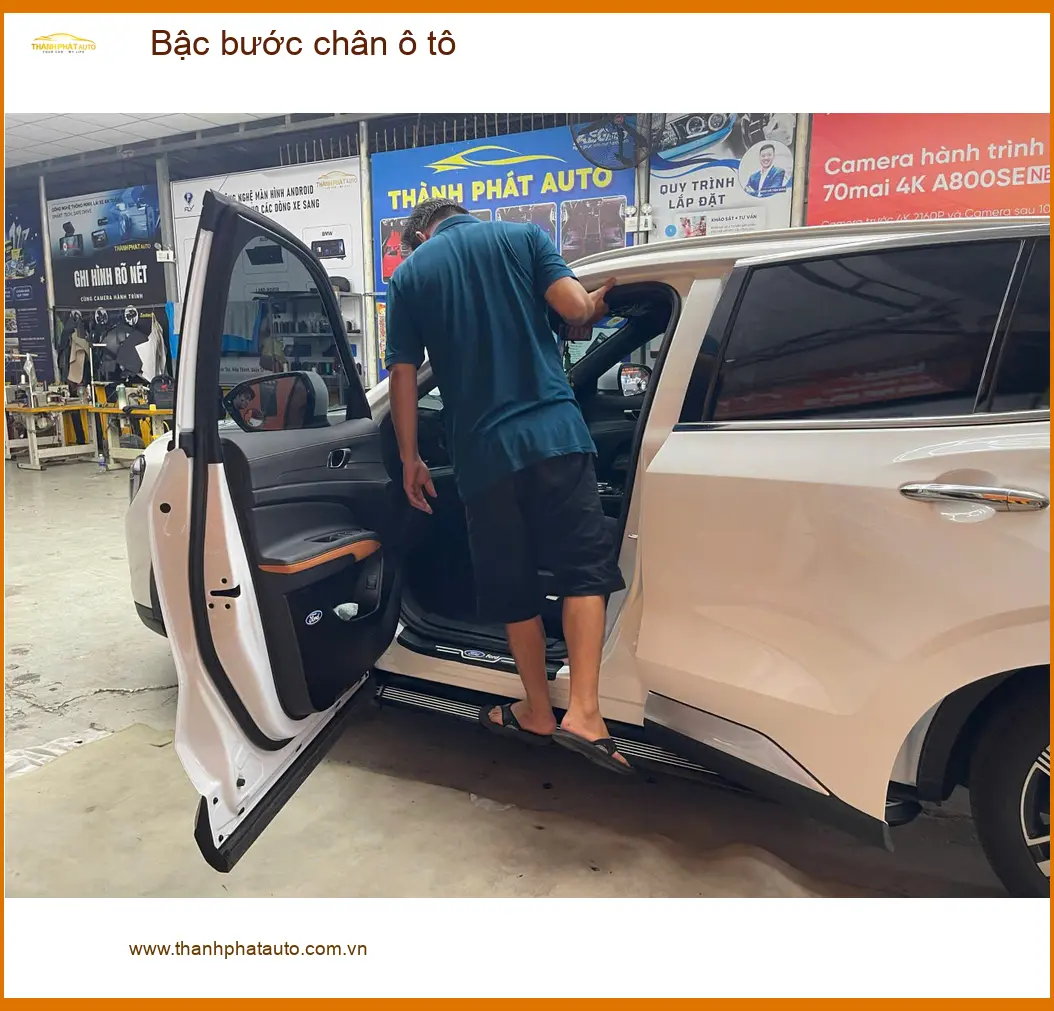 Anh Tấn lắp bậc bước chân ô tô Hyundai Santa Fe tại Hóc Môn tiện lên xuống ảnh thực tế 2