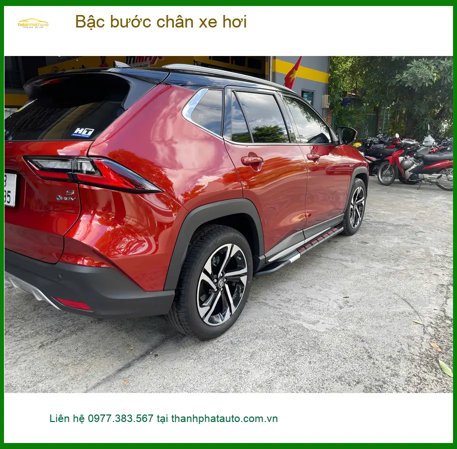 Chị Lan Anh gắn bậc bước chân Ford Everest Quận 11 để gia đình tiện nghi hơn ảnh thực tế 4