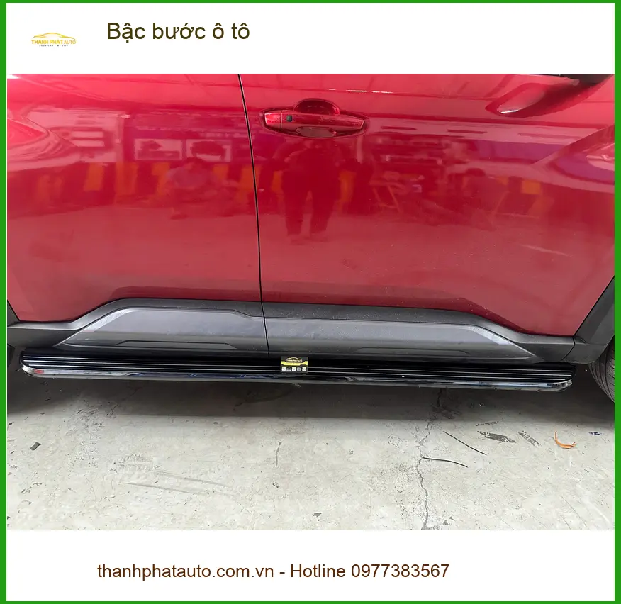 Anh Dũng lắp bậc bước ô tô Ford Everest Quận 12 giúp gia đình di chuyển an toàn