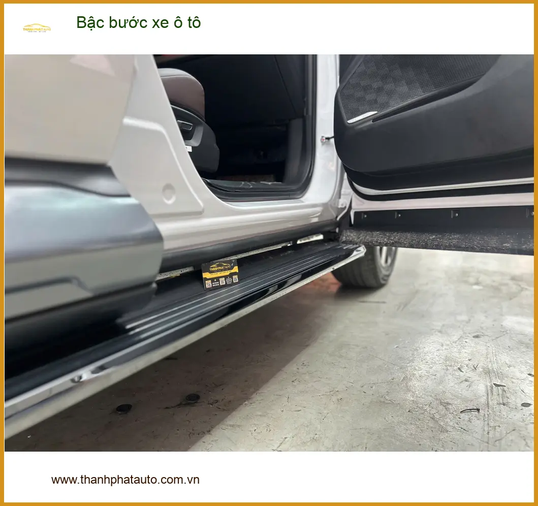 Anh Khôi lắp bậc bước xe Hyundai Creta tại Quận Phú Nhuận