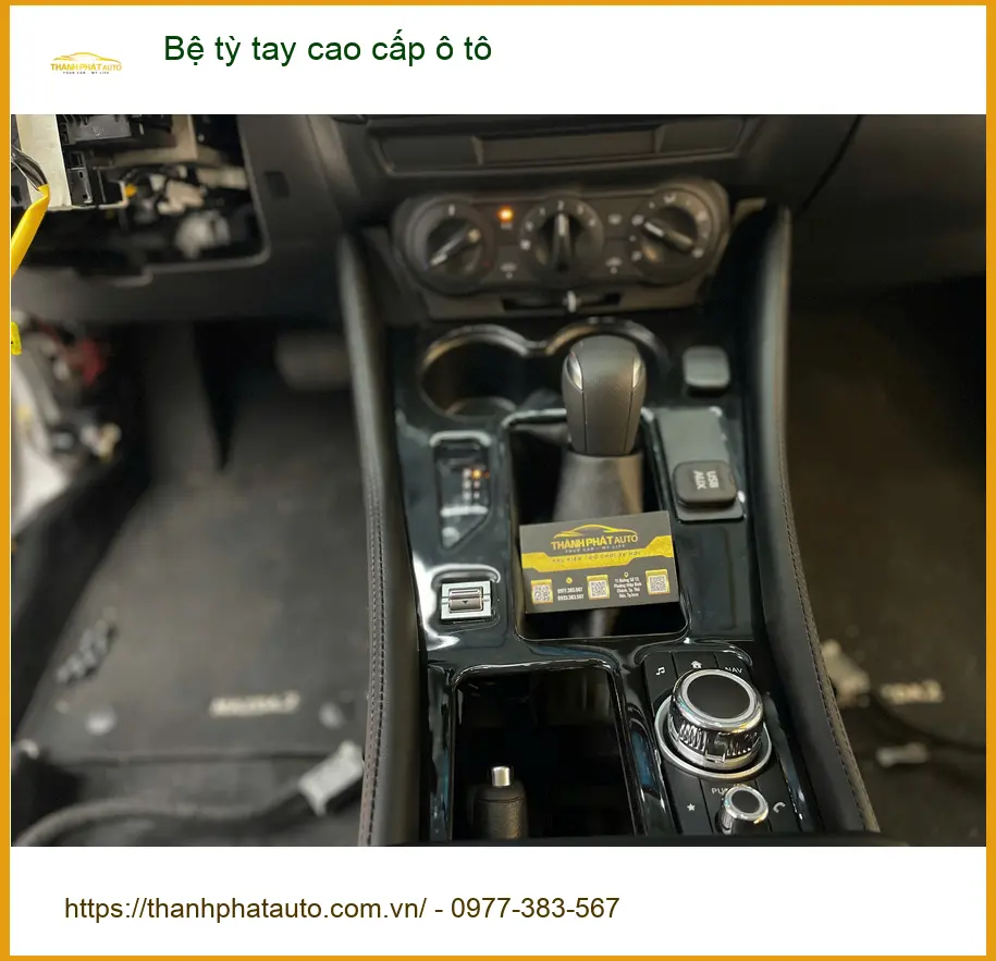 Chú Quốc Dũng lắp Bệ tỳ tay cao cấp ô tô cho Honda CRV ở Quận 3