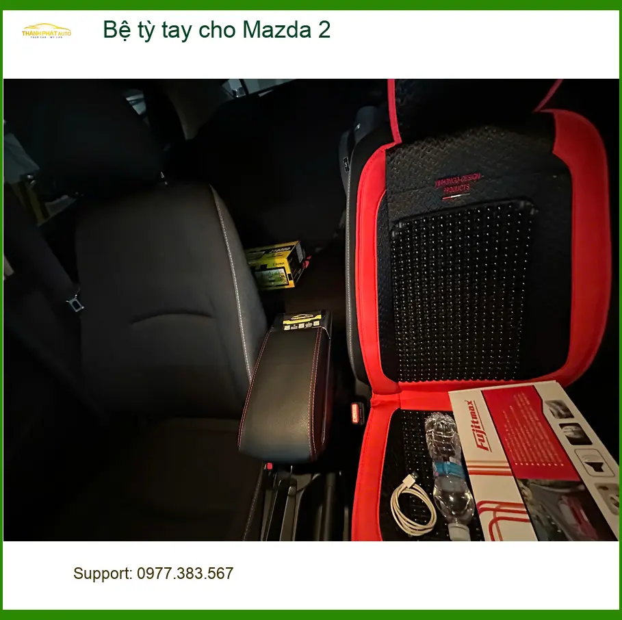 Chị Thảo lắp bệ tỳ tay Mazda 2 tại Hóc Môn để lái xe đỡ mỏi ảnh thực tế 2