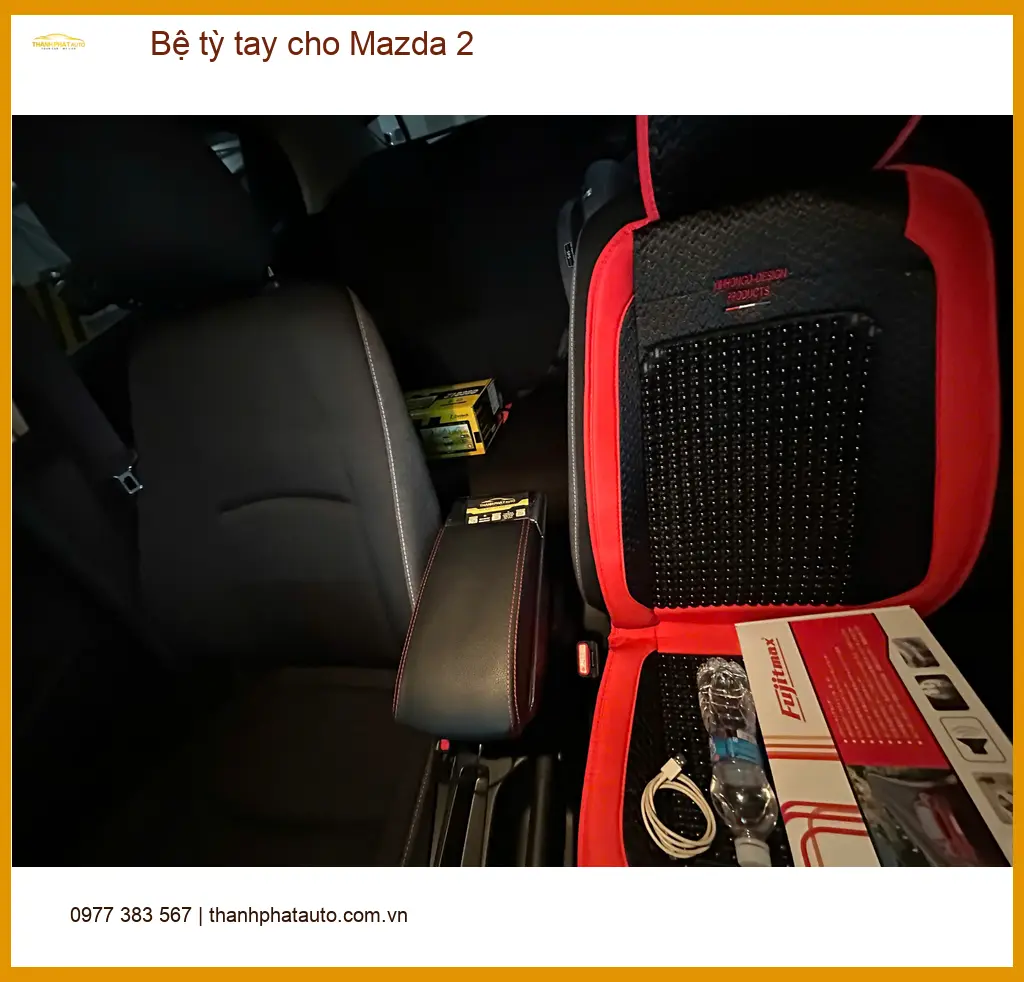 Anh Minh lắp bệ tỳ tay cho Mazda 2 Quận 2 để lái xe đỡ mỏi hơn