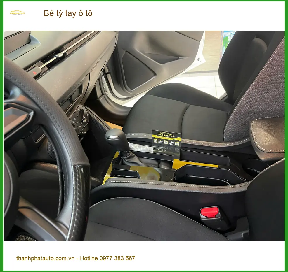 Anh Tấn lắp bệ tỳ tay ô tô Hyundai Accent ở Quận 7 lái xe đỡ mỏi