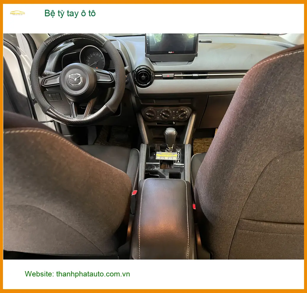 Anh Tấn lắp bệ tỳ tay ô tô Hyundai Accent ở Quận 7 lái xe đỡ mỏi ảnh thực tế 2
