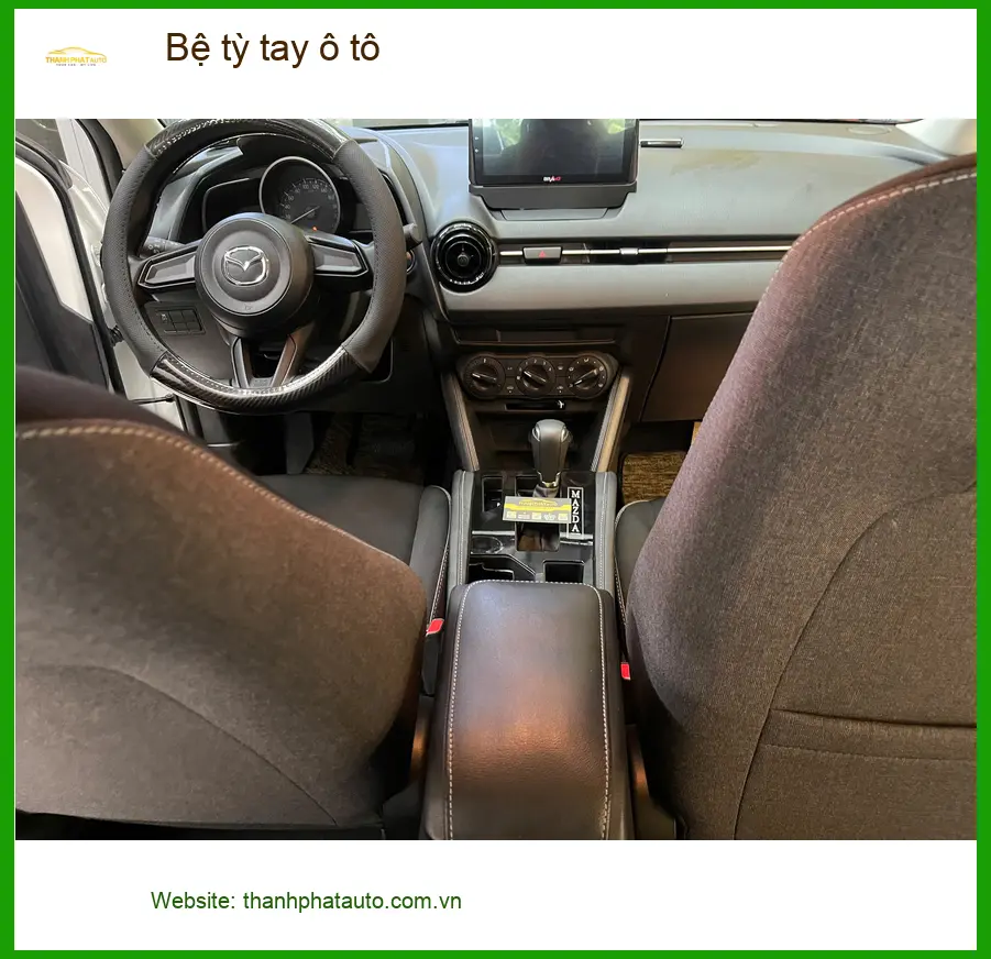 Chị Lan Anh lắp bệ tỳ tay ô tô Honda HR-V tại Quận 6 đỡ mỏi tay ảnh thực tế 2