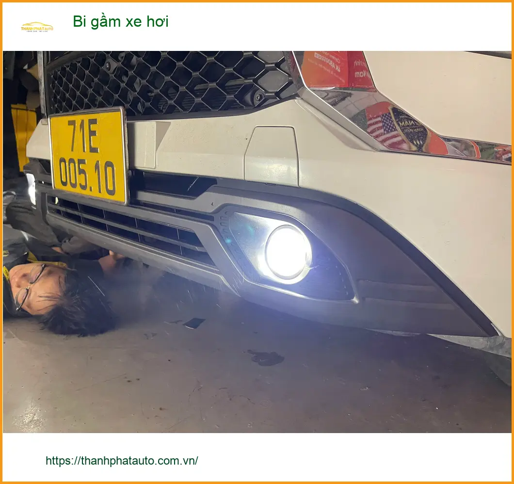 Anh Nhật lắp bi gầm xe hơi Honda CRV tại Quận 9 vì đèn zin không đủ sáng đi đêm. ảnh thực tế 4