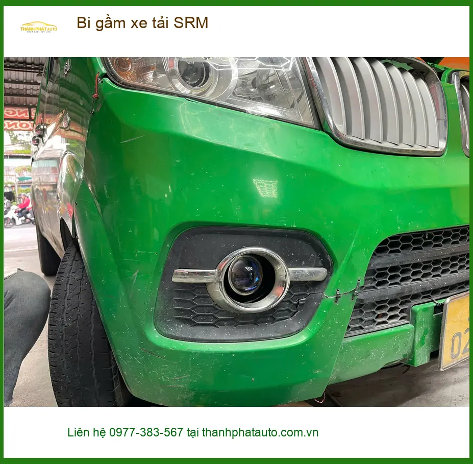 Anh Khải độ bi gầm xe tải SRM tại Quận 3 để đảm bảo an toàn khi di chuyển trong điều kiện thiếu sáng