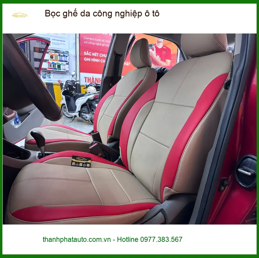Anh Minh bọc ghế da công nghiệp ô tô Hyundai Accent tại Quận 2 vì ghế cũ đã sờn rách