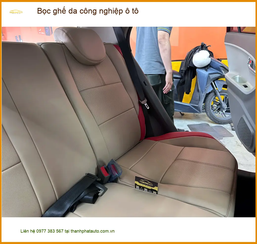 Chị Thanh bọc ghế da công nghiệp ô tô cho Honda HR-V tại Quận Phú Nhuận