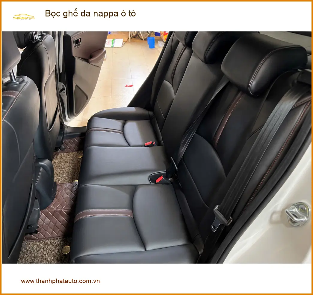 Chú Cường bọc ghế da Nappa ô tô Toyota Camry tại Quận Thủ Đức