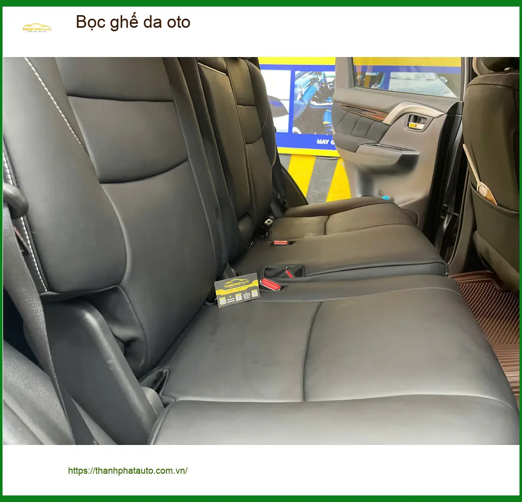 Chị Thanh bọc ghế da ô tô cho Honda CRV tại Quận 9 vì ghế cũ bạc màu