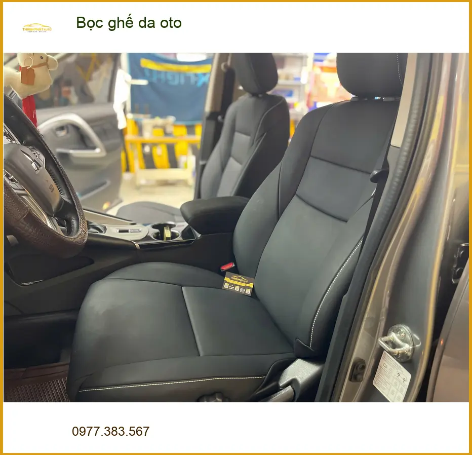 Chị Thanh bọc ghế da ô tô cho Honda CRV tại Quận 9 vì ghế cũ bạc màu ảnh thực tế 2