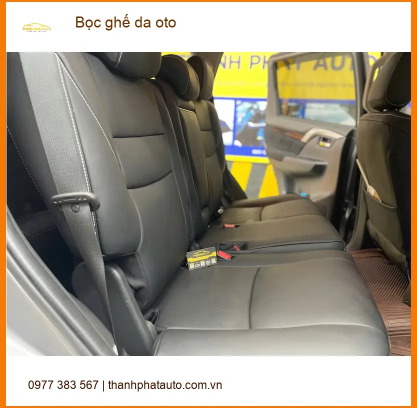 Chị Thanh bọc ghế da ô tô cho Honda CRV tại Quận 9 vì ghế cũ bạc màu ảnh thực tế 3