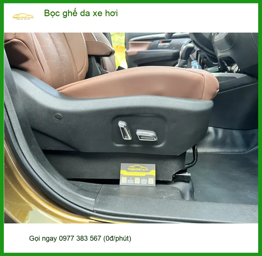 Anh Minh bọc ghế da xe Honda CRV tại Quận 4 vì ghế cũ đã sờn rách