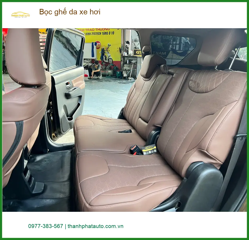 Anh Minh bọc ghế da xe Honda CRV tại Quận 4 vì ghế cũ đã sờn rách ảnh thực tế 4
