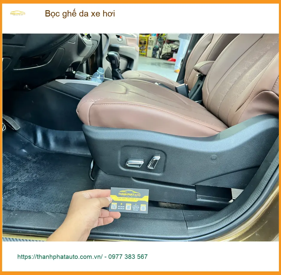 Chú Thành bọc ghế da xe hơi Honda CRV tại Quận 3 để nội thất sang trọng hơn ảnh thực tế 4