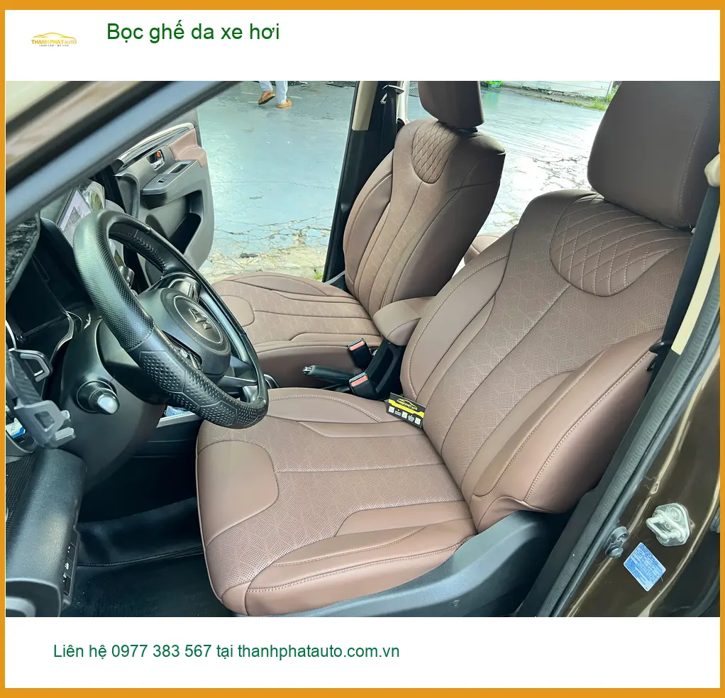 Cô Mai Phương bọc ghế da cao cấp Hyundai Accent tại Quận 12 để xe sạch đẹp