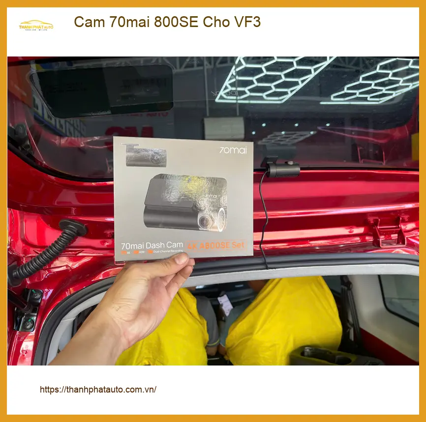 Anh Nam Phong lắp Cam 70mai 800SE cho VinFast VF3 tại Quận 4