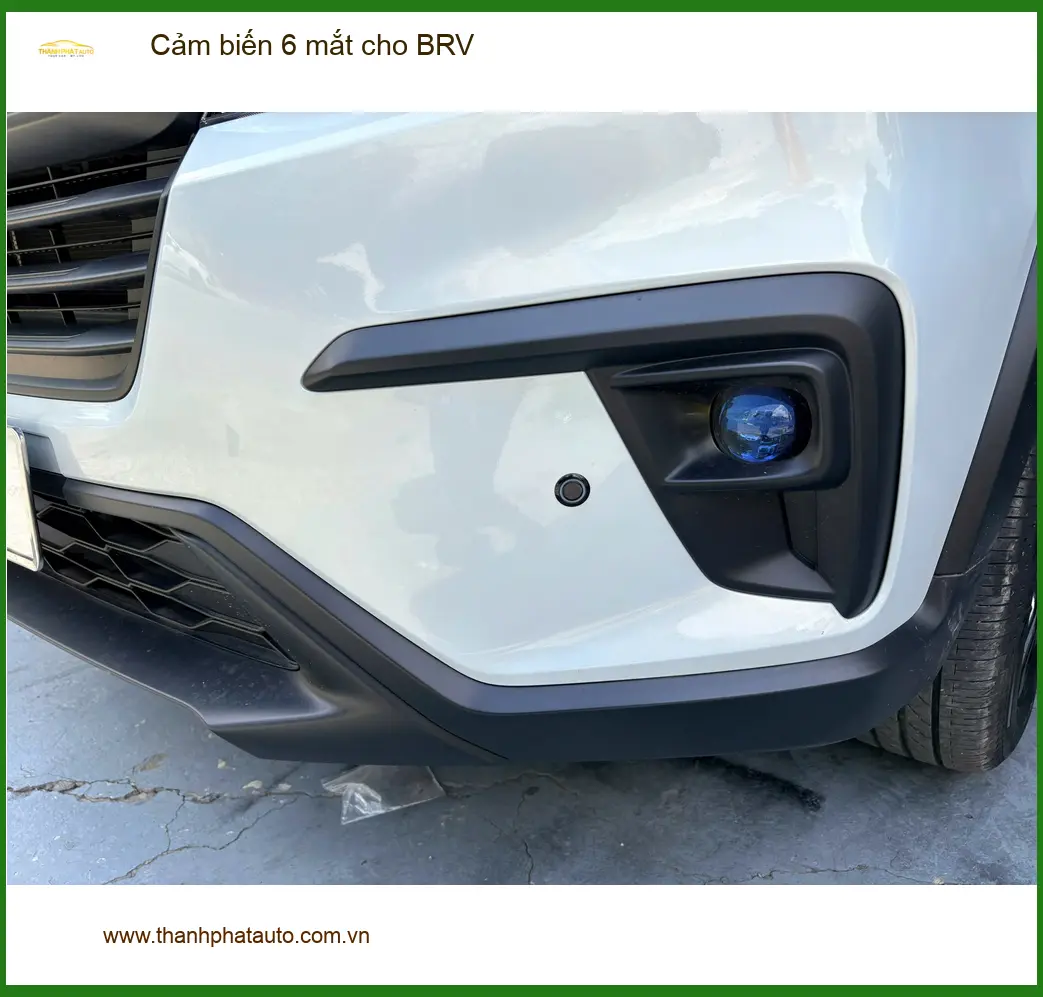 Anh Quang lắp cảm biến 6 mắt cho BRV để an tâm lùi xe trong phố đông tại Quận 7